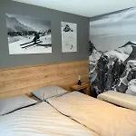 Apartment Large 1 Bedroom - Free Parking - Dream Views- *