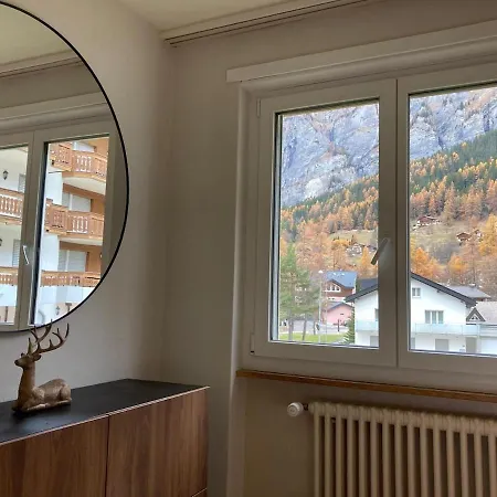 Large 1 Bedroom - Free Parking - Dream Views- 洛伊克巴德